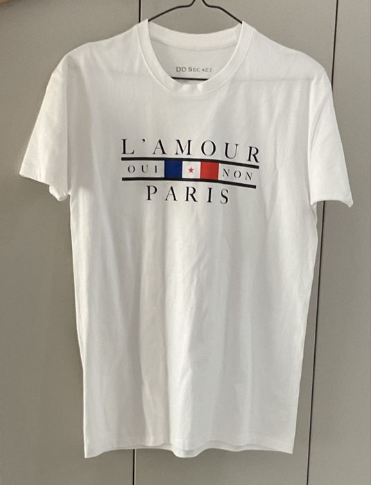 Tricou
