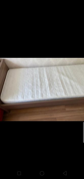 Продаю две односпальные кровати с матрасами
