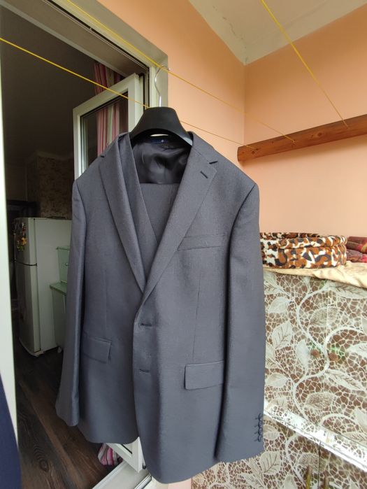 продам костюм тройку valentine hill