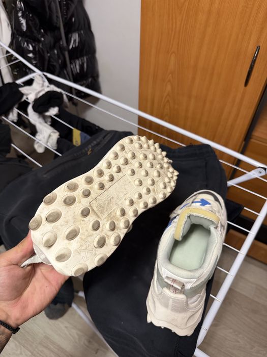 Off white Odsy 1000