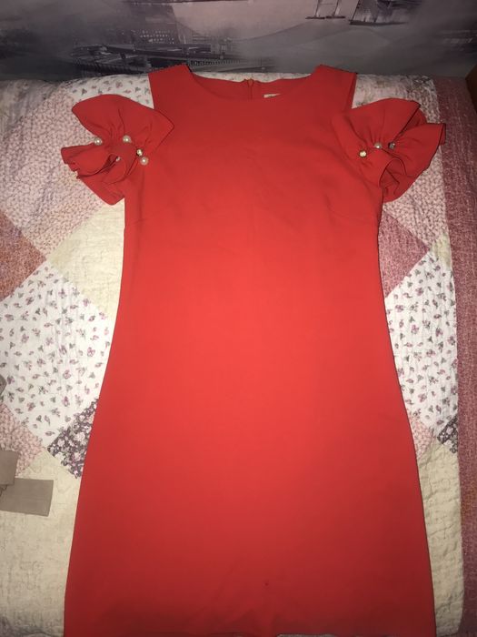 Шикарное красное платье