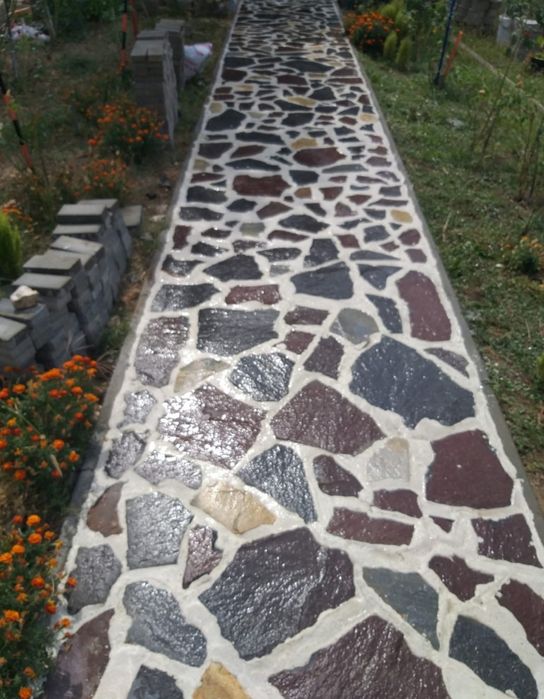 Piatră pentru pavat curți alei pietonale mă deplasez ori unde in țară