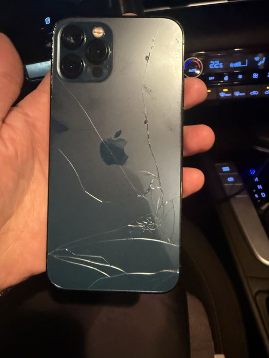 Продам Iphone 12 Pro (128gb)