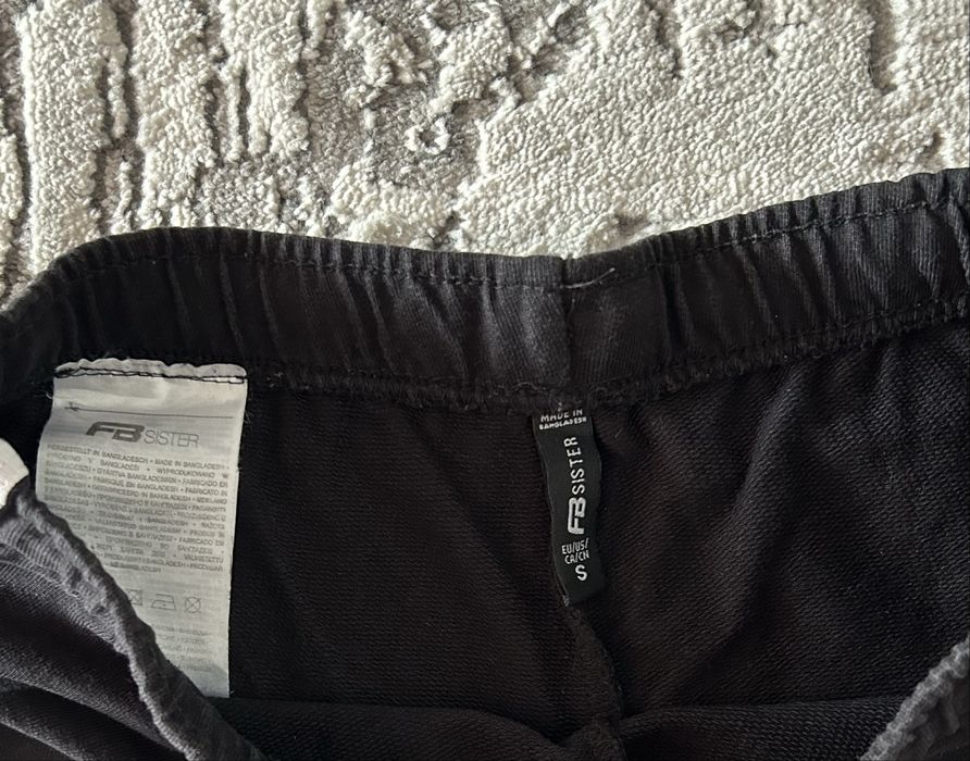 Pantaloni scurti
