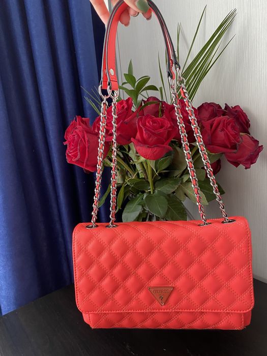 Geanta Guess editie limitata