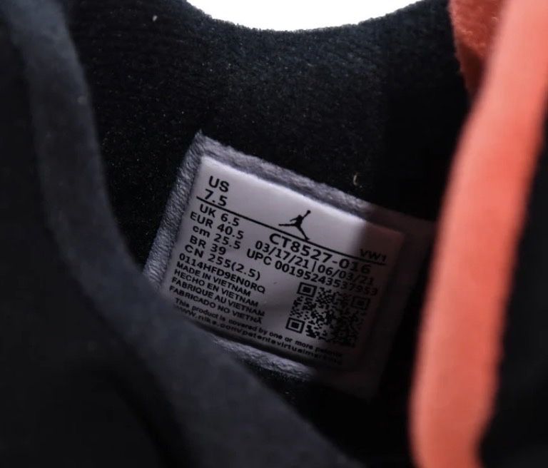 Jordan 4 Retro Red Thunder