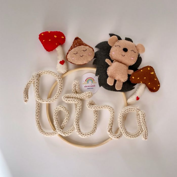 Nume tricotat bebe/semn de usa personalizat