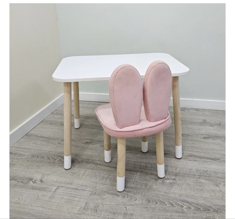Детский стол со стулом