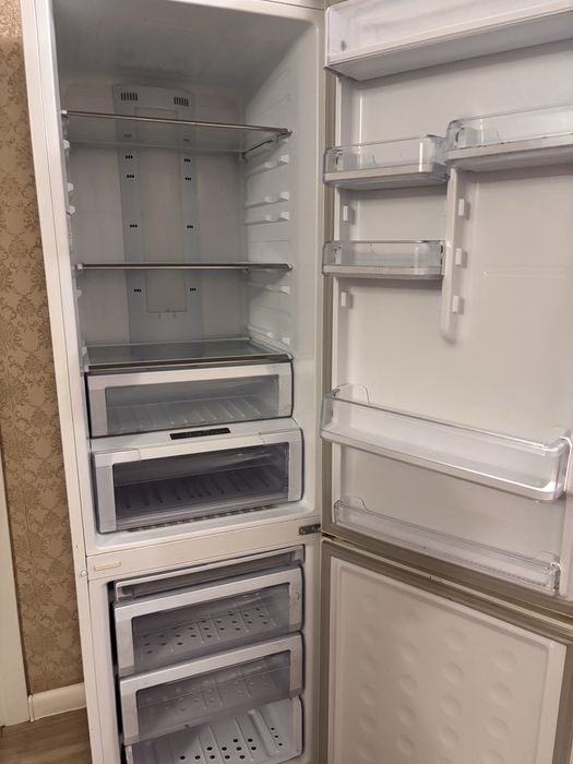 Продам холодильник Samsung No Frost