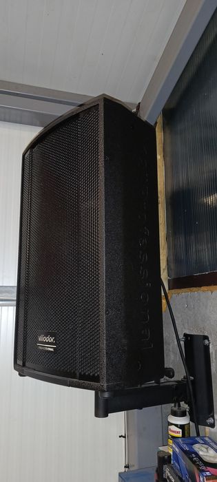 Усилвател   Behringer със пулт и колони