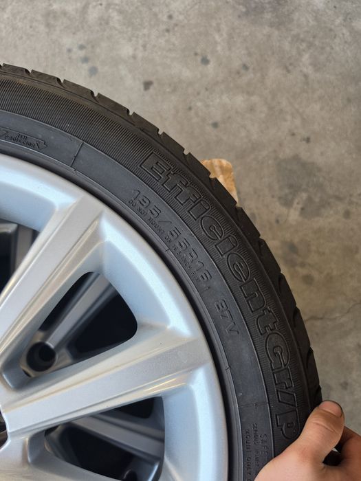 4 Броя 195/55/16 Goodyear 2x6,2mm  2x5,7mm