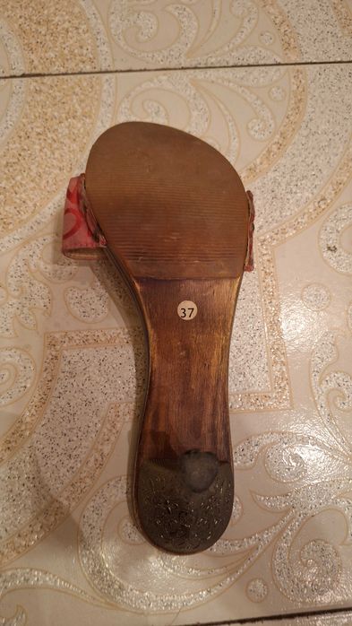 Дизайнерски чехли N&G – дървена подметка, размер 37