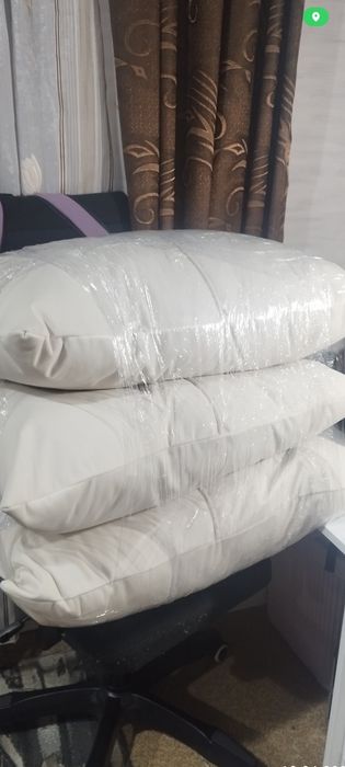 диван, стол зеркало итд