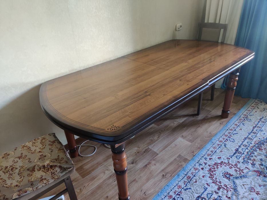 Продам стол раздвижной