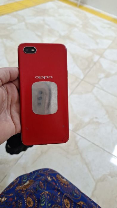 Смартфон Oppo в рабочем состояние