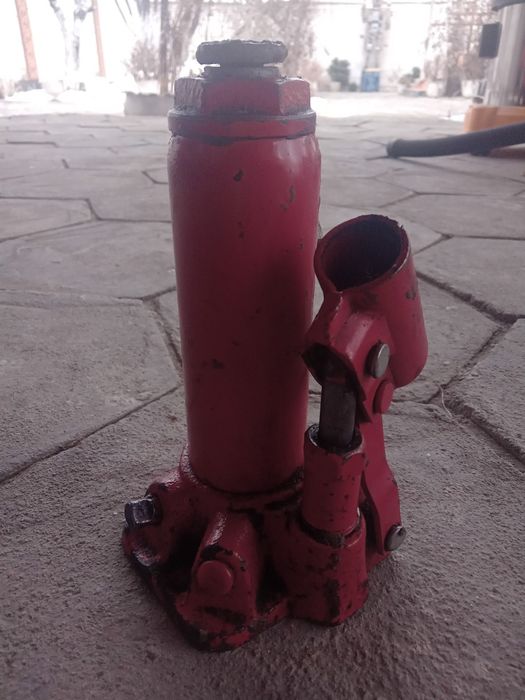 Домкрат гидравлический