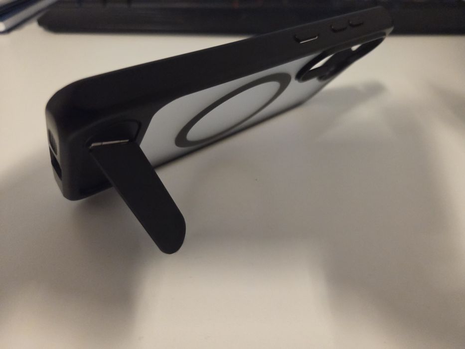 Husa magnetica noua  cu suport pentru Samsung S25