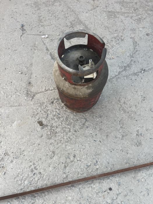 Продам два газовых баллонов