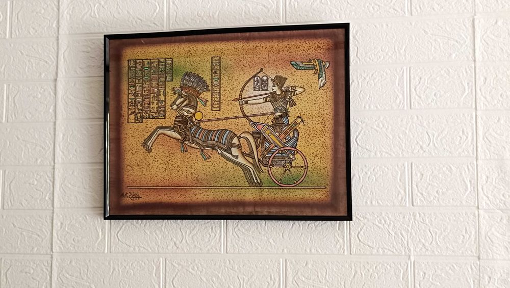 Papirus egiptean autentic — Faraonul pe Carul de Luptă - papirus înrămat
