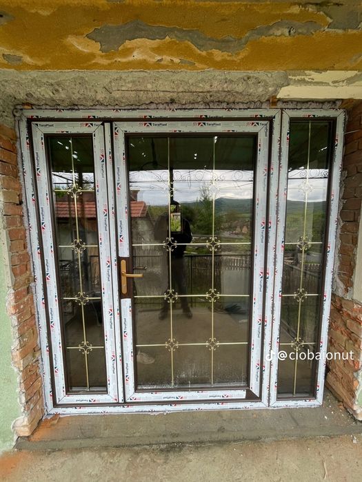 Uși și geamuri termopan la comanda