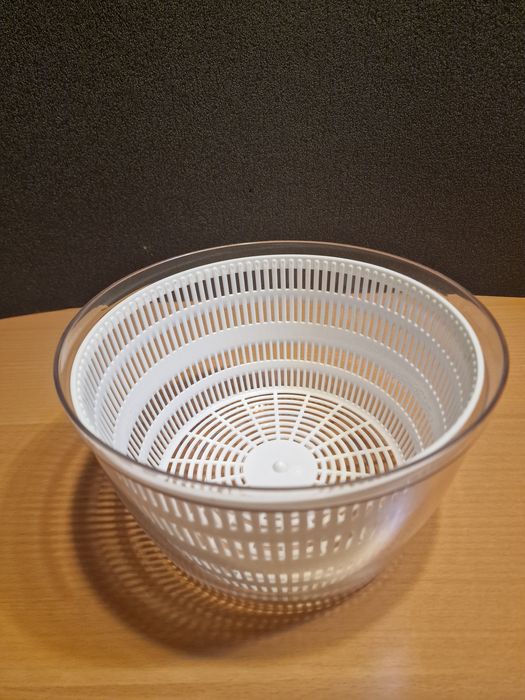 Uscator(spinner) electric salata