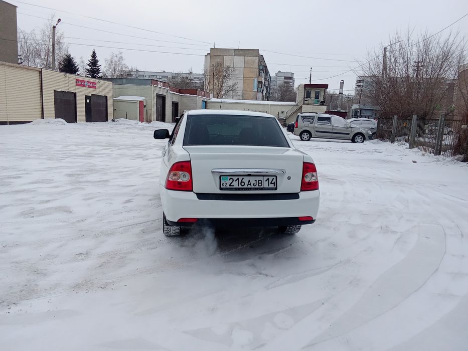 Продам приору 2012год хорошом сост.