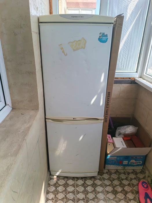 Продам холодильник