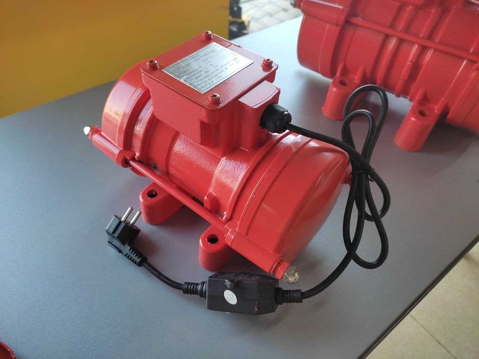 Вибратор площадочный STALKER ИВ-99Е 220В