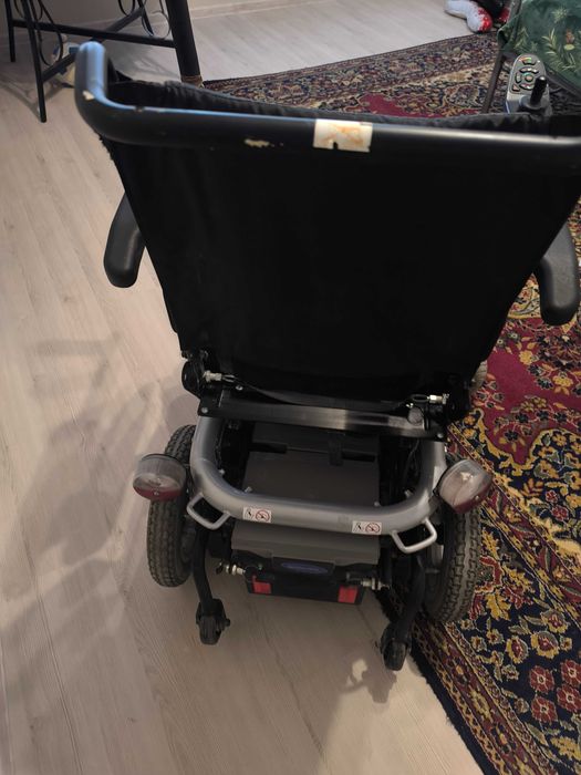 Акумулаторен инвалиден стол Invacare Bora