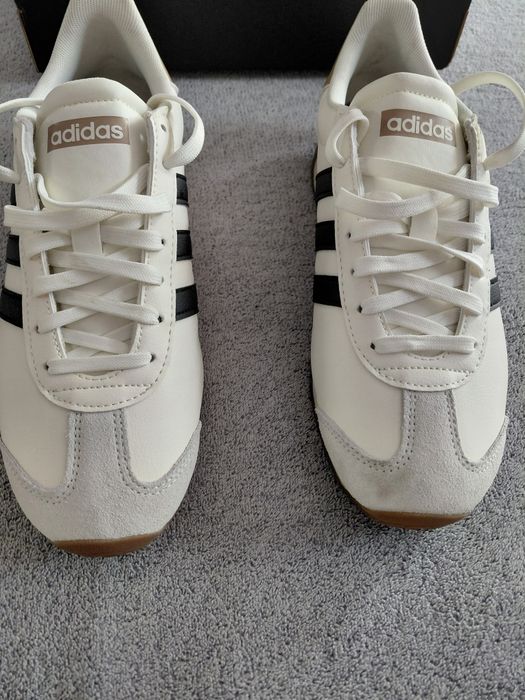 Маратонки ADIDAS