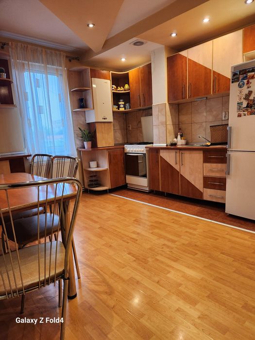 Apartament 3 camere,zona Corina lănga Jandarmerie mobilat complet.