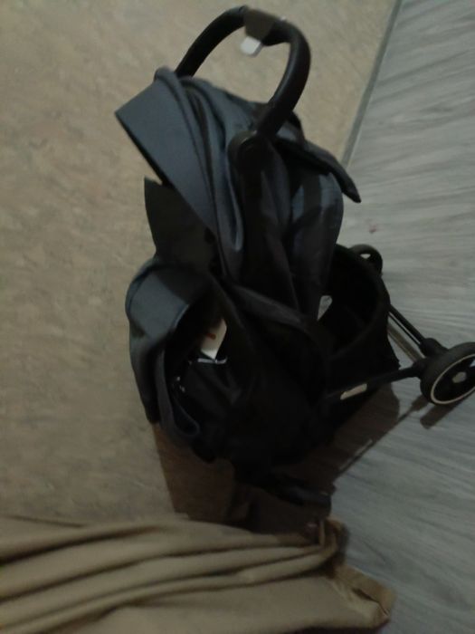 Продаётся детская коляска фирмы  Пьер Карлин коляска почти новая