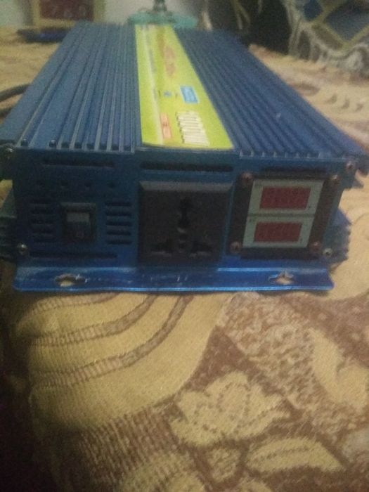 Инвертер + зарядное 1000w 10A