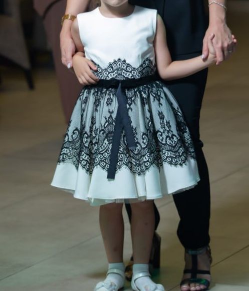 Продается нарядное платье для вашей принцессы