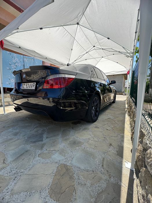 BMW 535  e60.