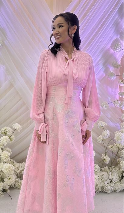 Продаю платье очень нежное