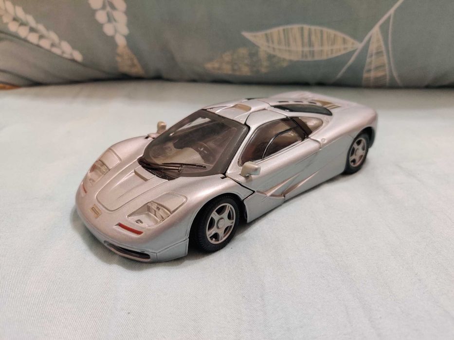 Метална количка Mclaren F1 Maisto Supercar collection 1/24