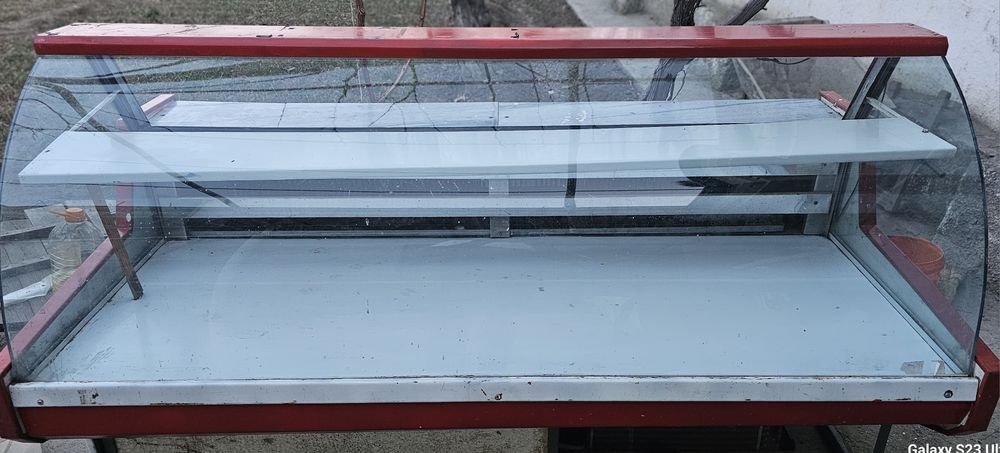 Ветрина холодильник