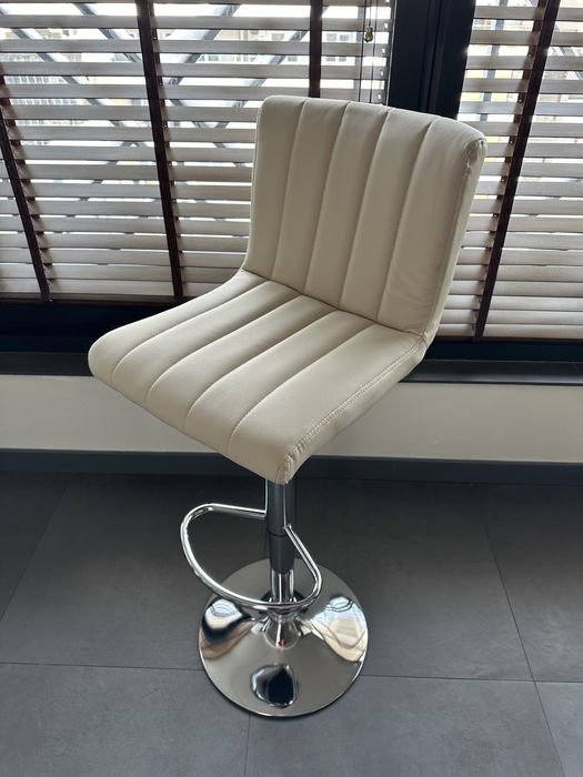 Бар Стол Рим с безплатна доставка до офис и 2г гаранция