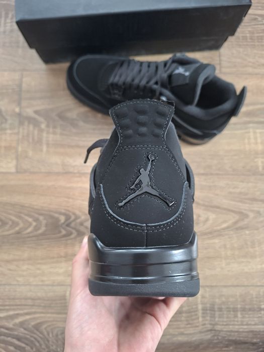 Jordan 4 black cat 42