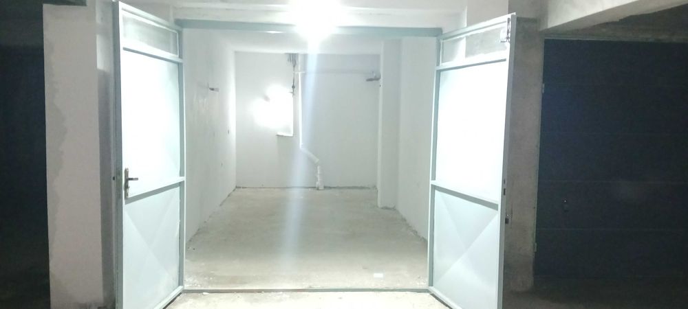 Дава се под наем Гараж / Паркомясто в Велико Търново, Бузлуджа - 18 кв.м за 69.36 € - Снимка #1