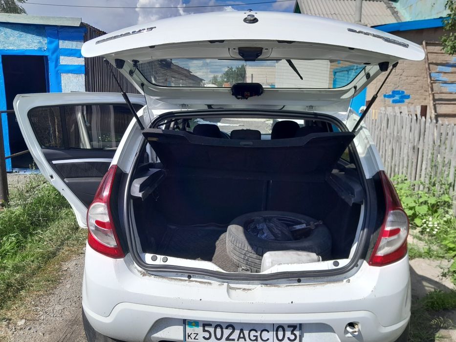 Продам рено сандеро