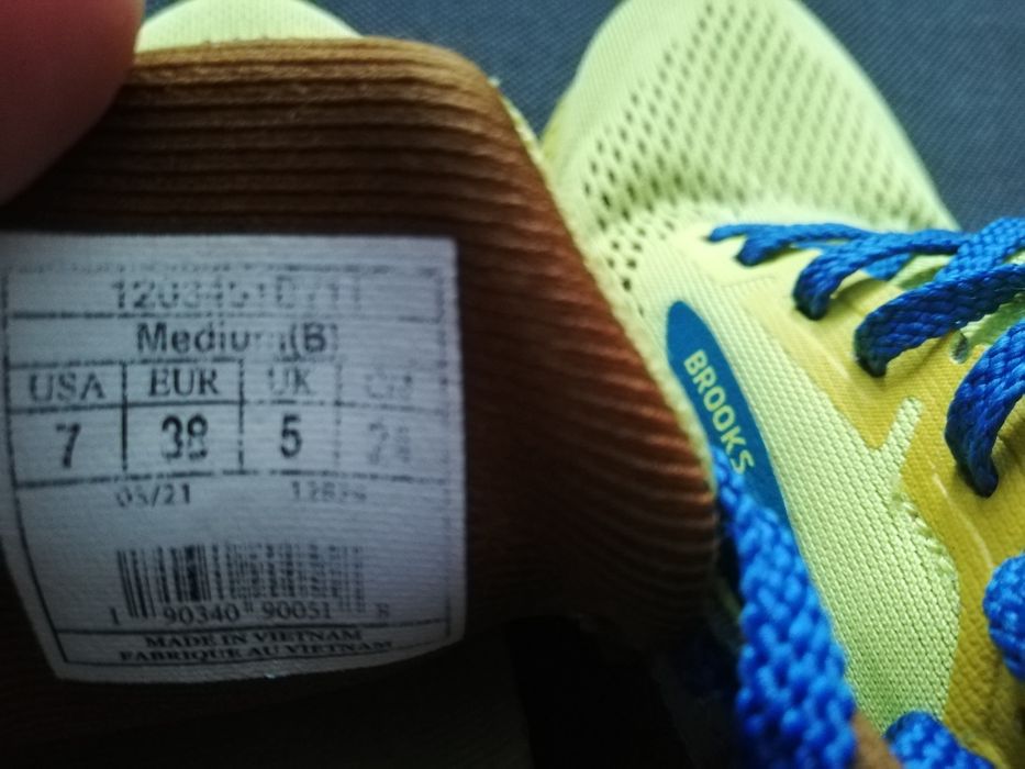 Brooks Launch mar 38