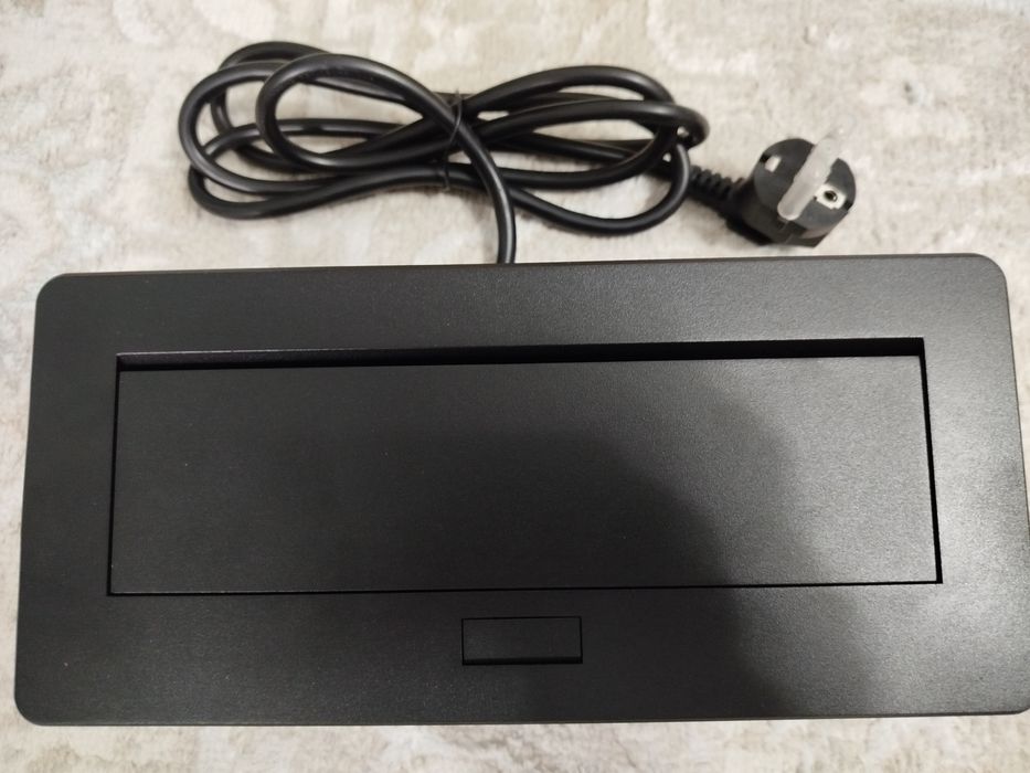 Розетка длЯ компьютерного стола