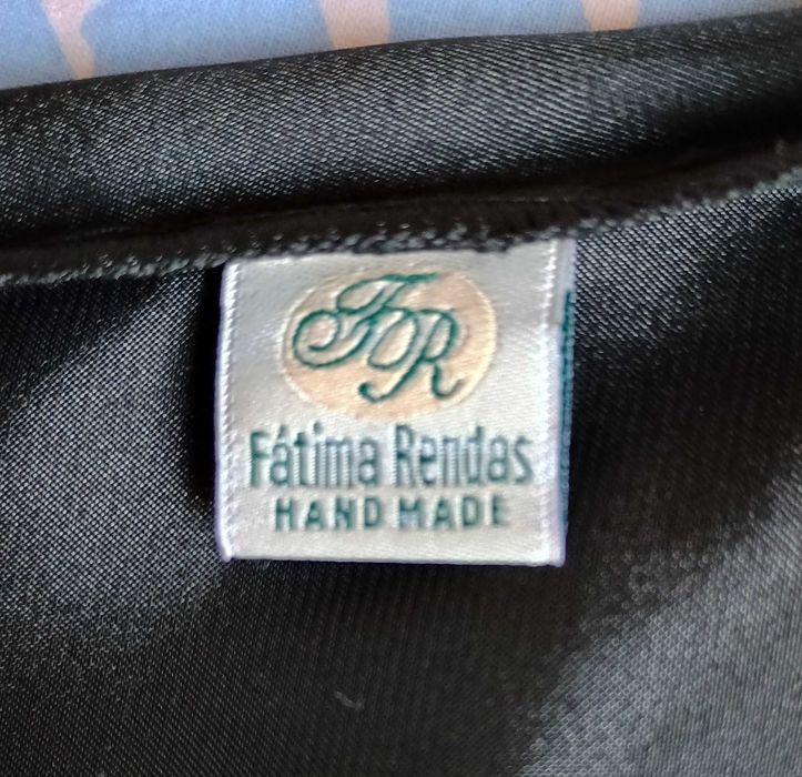 Две нови ефектни сатенени нощници, розова и черна, с дантели, р-р М