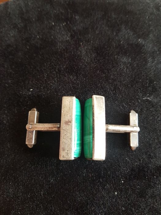 2  butoni camasa argint masiv,piatra malachit,eleganti
