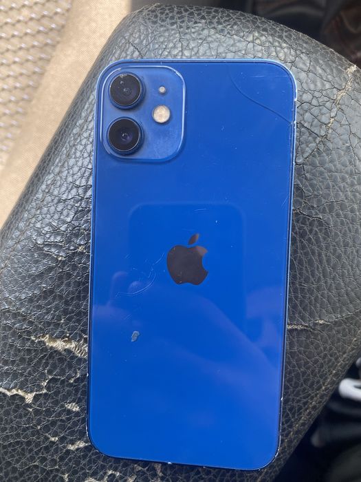 iPhone 12 mini.     .