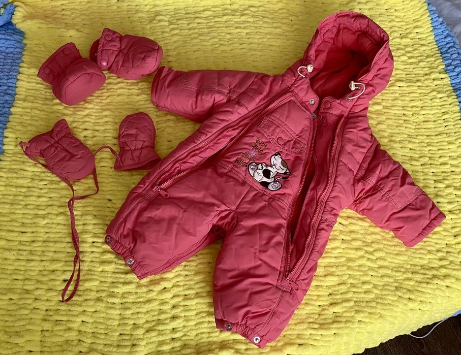 Продам комбинезон для девочки