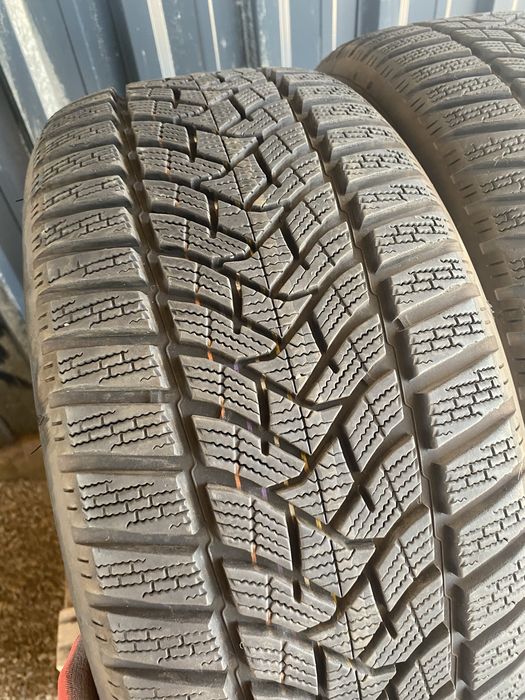 225/45/17 Dunlop Зимни
