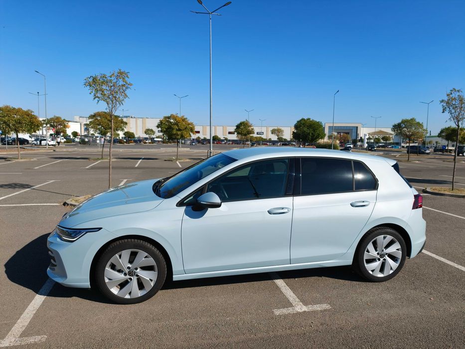 VW Golf 8.5 Facelift (2024)–1.5 TSI (4 cilindri) 150 CP–Cutie manuală